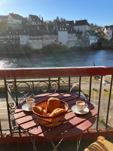 Chambre d'hôtes sur les bords de la Dordogne Argentat france