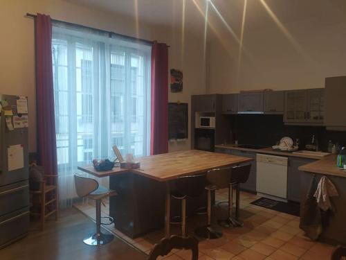 Séjour chez l'habitant Chambre dans appartement de caractère 9 Rue de la Monnaie Dole