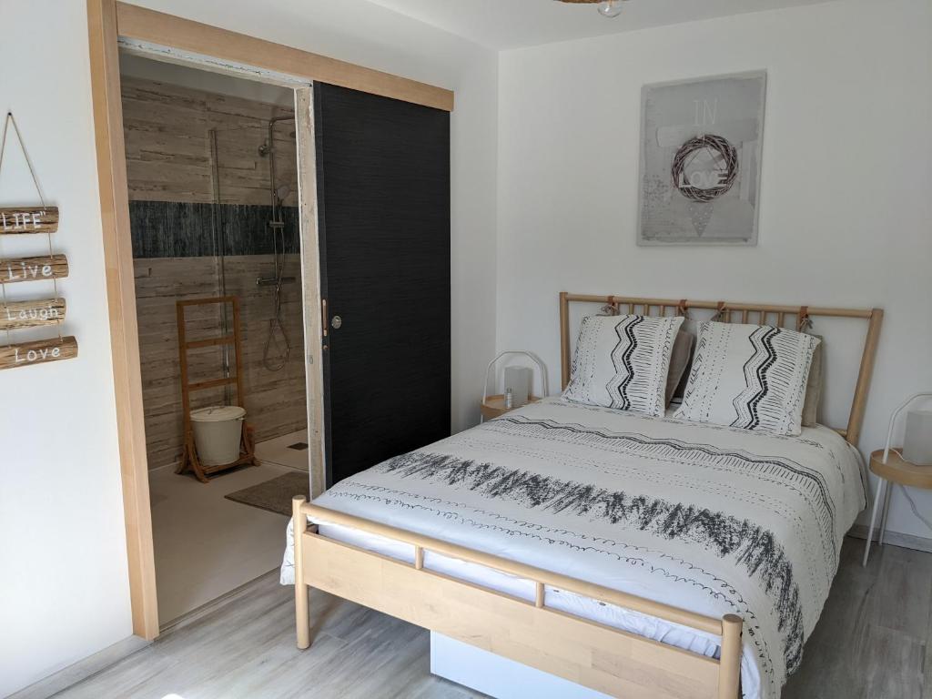 Séjour chez l'habitant Chambre double indépendante BALI au sein du domaine PASSELOUP 122 Chemin du Merloup, 69400 Liergues