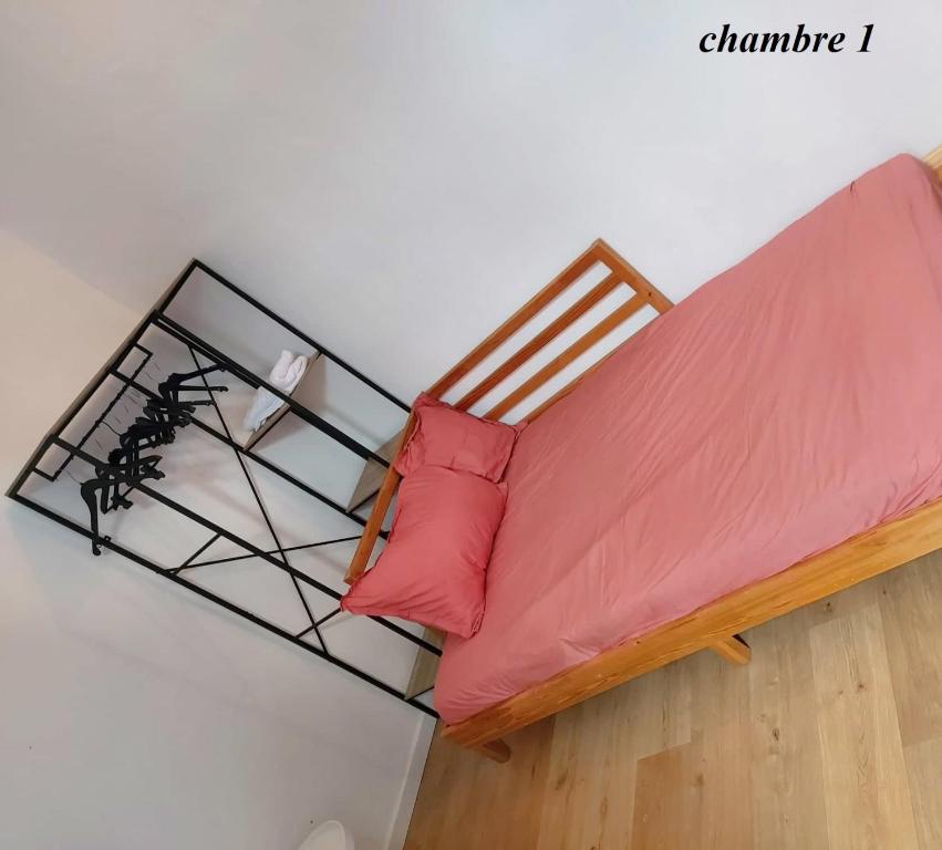 Séjour chez l'habitant CHAMBRE DOUCHE LAVABO PRIVATIFS AVEC ESPACES COMMUNS 11 Rue Leverrier, 59100 Roubaix