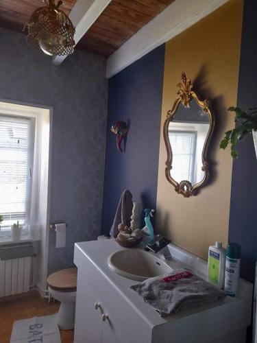 Séjour chez l'habitant CHAMBRE DOUILLETTE DANS LONGERE AU VERT 8 Rue de Combourg Lanvallay