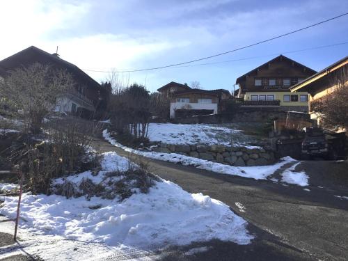 Séjour chez l'habitant CHAMBRE INDÉPENDANTE avec SALLE DE BAIN INDÉPENDANTE au RDC d un chalet de montagne 59 Impasse des Edelweiss Saint-Gervais-les-Bains