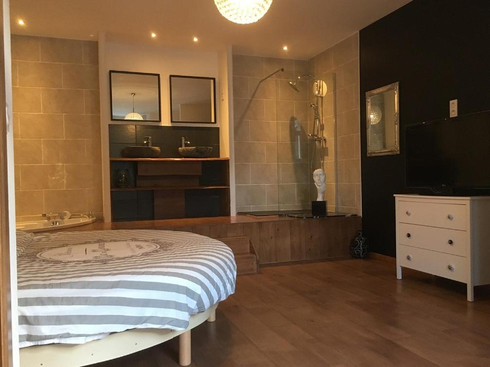 Maison d'hôtes Chambre paisible avec vue sur la montagne 14 Rue Neuve, 39570 Conliège