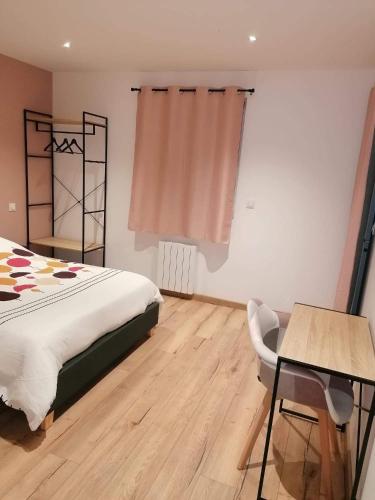 Séjour chez l'habitant Chambre privative avec spa 12 Rue des Camélias Louplande