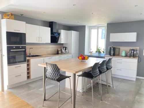 B&B / Chambre d'hôtes Chambre privée à 15min du centre ville de Dijon avec petit dej 20 Voie Romaine Norges-la-Ville