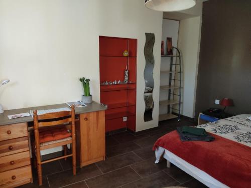 Séjour chez l'habitant Chambre privée avec parking Rue de Sauve Nîmes