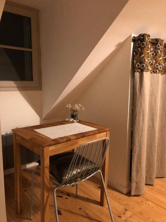 Séjour chez l'habitant Chambre privée ManBen 9 Rue Carrère Deth Palanquet - Étage 2, 65120 Luz-Saint-Sauveur