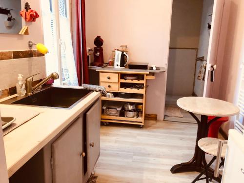 B&B / Chambre d'hôtes Chambre-studio Le 42 42 Rue Saint-hilaire Nogent-le-Rotrou