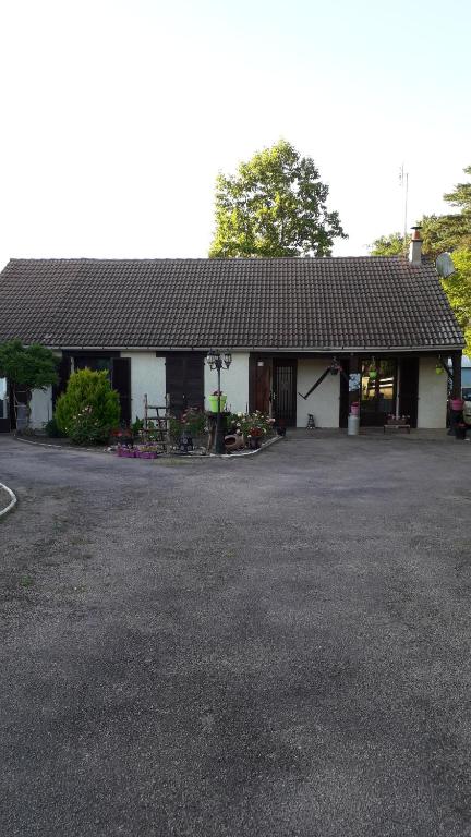 Séjour chez l'habitant chambres chez Claudine et Richard 285 rue Marcel Paul, 41130 Meusnes