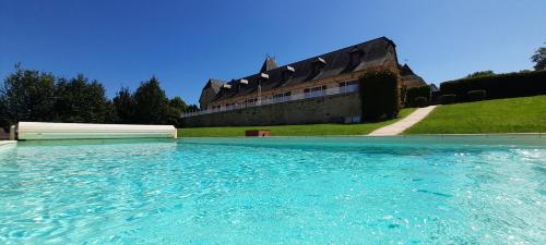 Chambres d'Hôtes - Château de Larre Châtres france