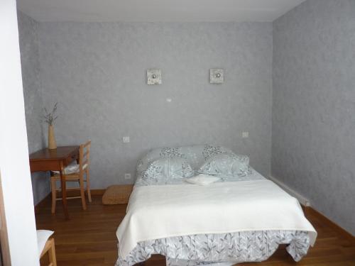 B&B / Chambre d'hôtes Chambres d'hôtes : La Isla Bonita 10, Place Bouchard L\'Ile-Bouchard