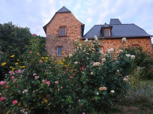 B&B / Chambre d'hôtes Chambres d'Hôtes La Roumec La Roumec Escandolières