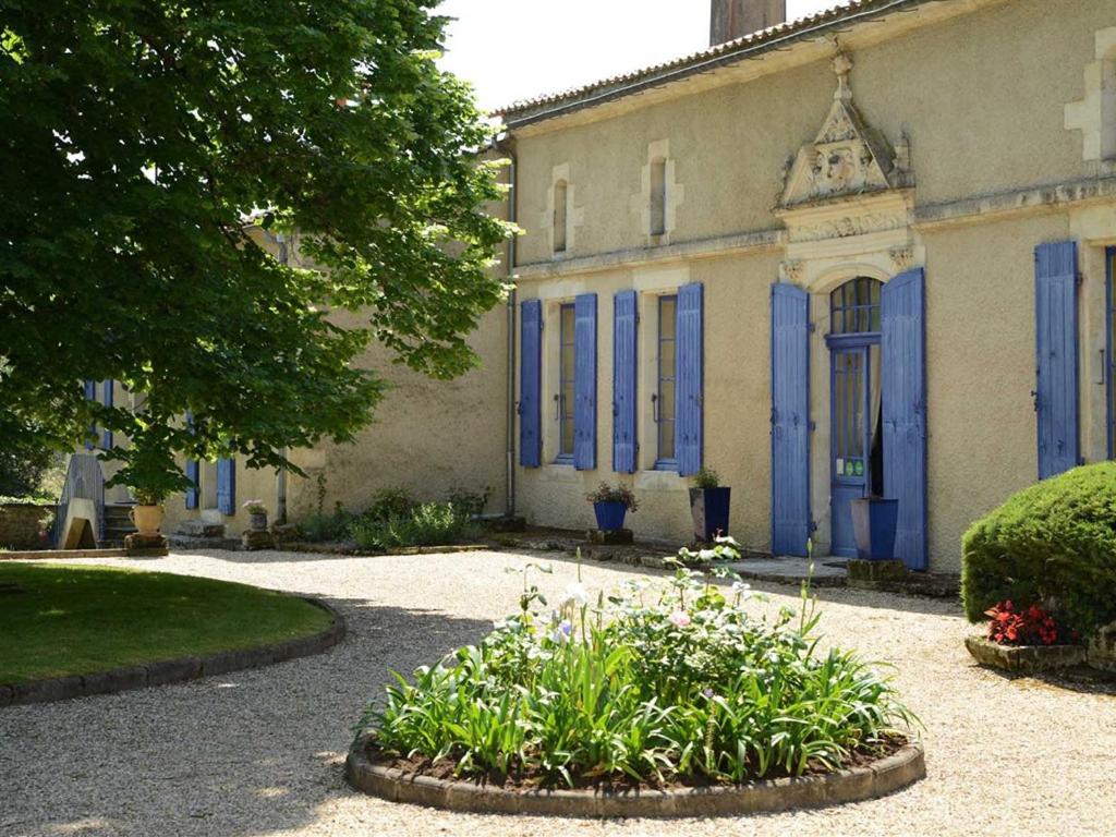 Maison d'hôtes Chambres d'Hôtes La Sauvageonne 2 Les Mauvillains, 33820 Saint-Palais