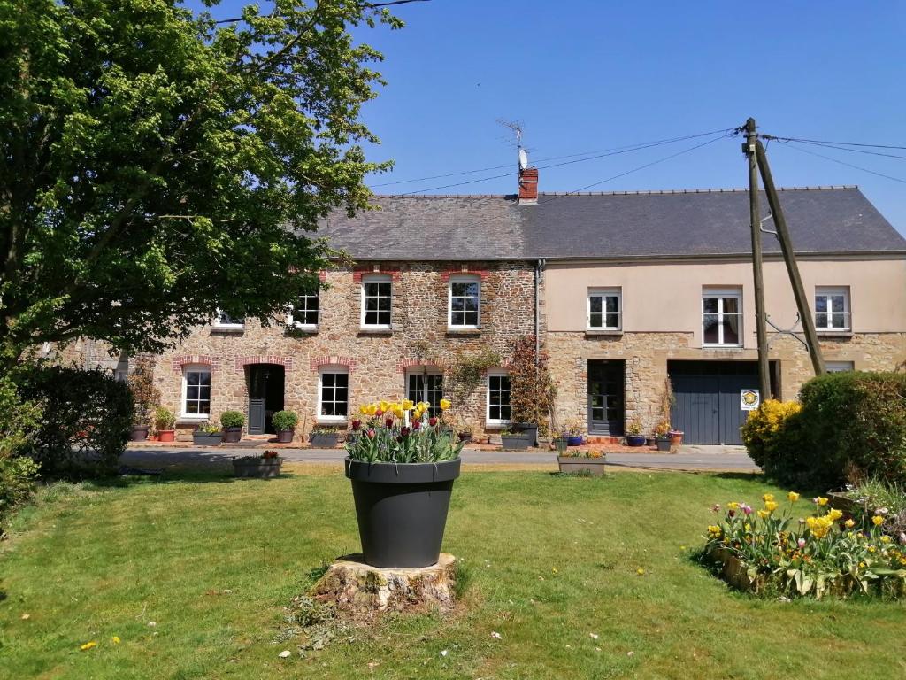 B&B / Chambre d'hôtes Chambres d'hôtes - La Sennelee 5 La Sennelee, 50170 Vessey