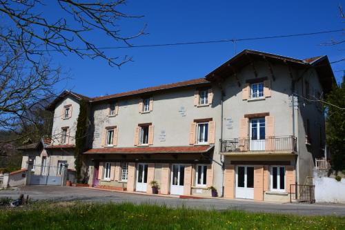 Chambres d´Hôtes Le Cèdre Bleu Saint-Lattier france