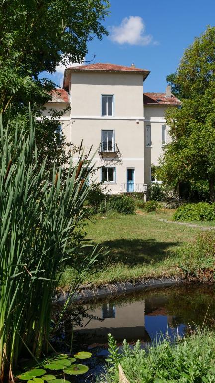 B&B / Chambre d'hôtes Chambres d'hôtes les Bruyères Chemin des Bruyères, 42210 Montrond-les-Bains