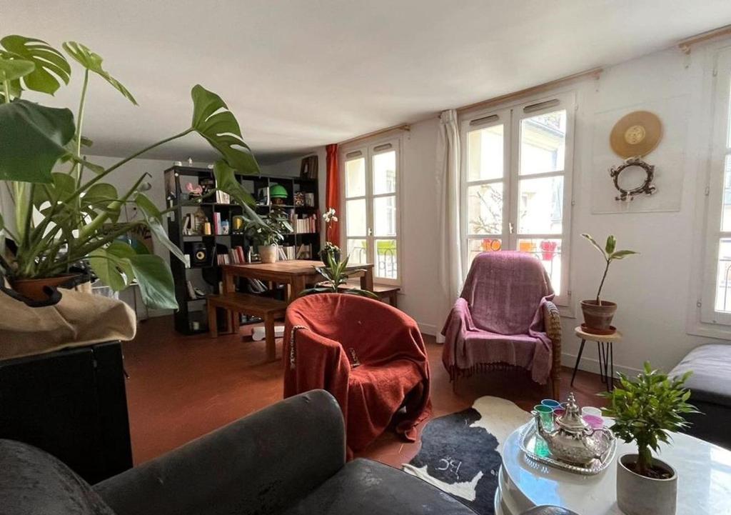 Séjour chez l'habitant Chambres privées dans grand T4-Paris plein-centre 18 Rue Quincampoix, 75004 Paris