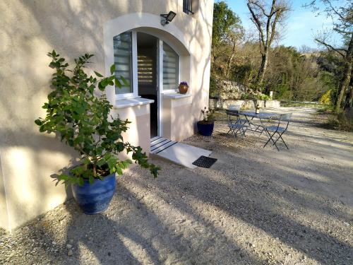 Appartements Chantegarrigue 29 Chemin du Château d'Eau Collorgues