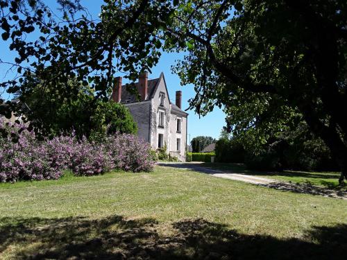 B&B / Chambre d'hôtes CHANTOISEAU 28 Avenue Léon Bion Ligueil