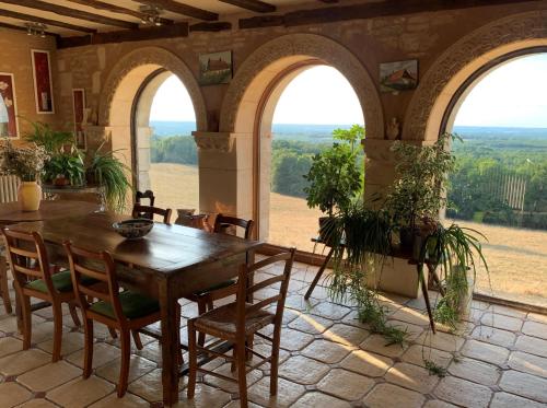 B&B / Chambre d'hôtes Chaque année, 180 personnes accueillies au sommet du Périgord Lieu dit Saint Michel Tourtoirac