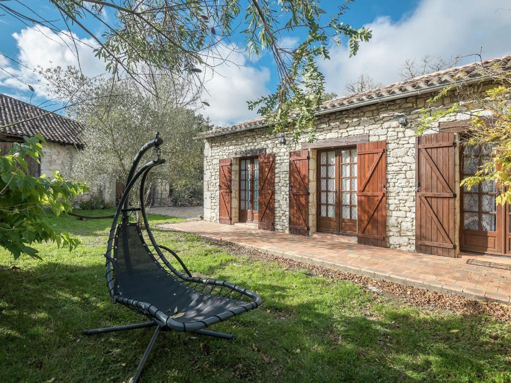 Maison de vacances Characteristic holiday home in Bouniagues with pool , 24560 Monbazillac