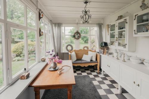 B&B / Chambre d'hôtes Charlottes Pfarrgarten Krebaer Straße 70 Niesky