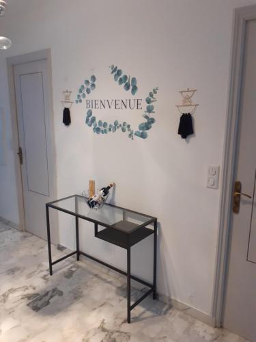 Appartement Charmant 3 pièces à 200 m de la mer. Le Fabiola Boulevard Albert 1er Antibes