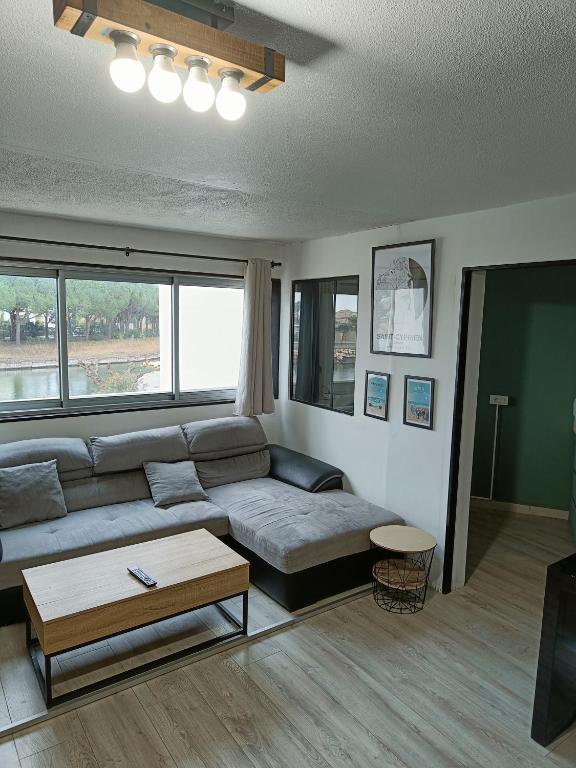 Appartement Charmant Appartement avec vue Marina 11 Avenue Armand Lanoux, 66750 Saint-Cyprien