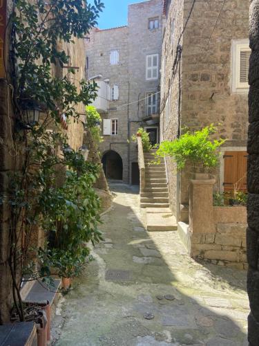 Charmant appartement dans un immeuble du 15ème siecle Sartène france