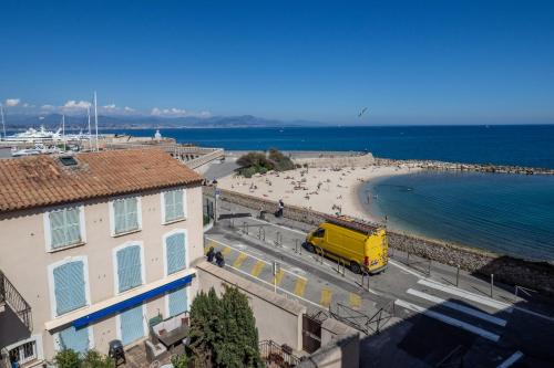 Charmant appartement spacieux pour 6P vue mer vieil Antibes Antibes france