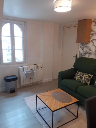 Appartement Charmant duplex en centre ville 38 Rue Ambroise Paré Laval