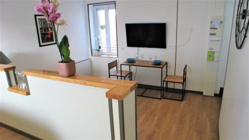 Appartement CHARMANT F1 bis atypique Avenue de la Gare Gannat