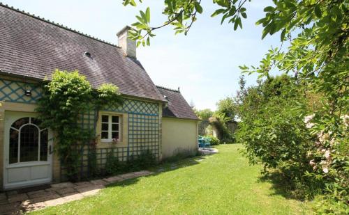 Charmant logement dans un écrin de verdure Le Manoir france