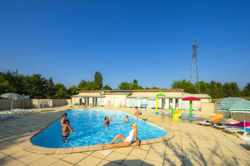 Camping Charmant Mobil Home 6 personnes avec clim réversible 1 Rue du Camping Boofzheim