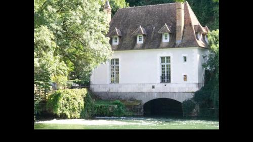 Maisons de vacances Charmant Moulin avec SPA 15 min de Tours Moulin de la Bray Rue de Monts Montbazon