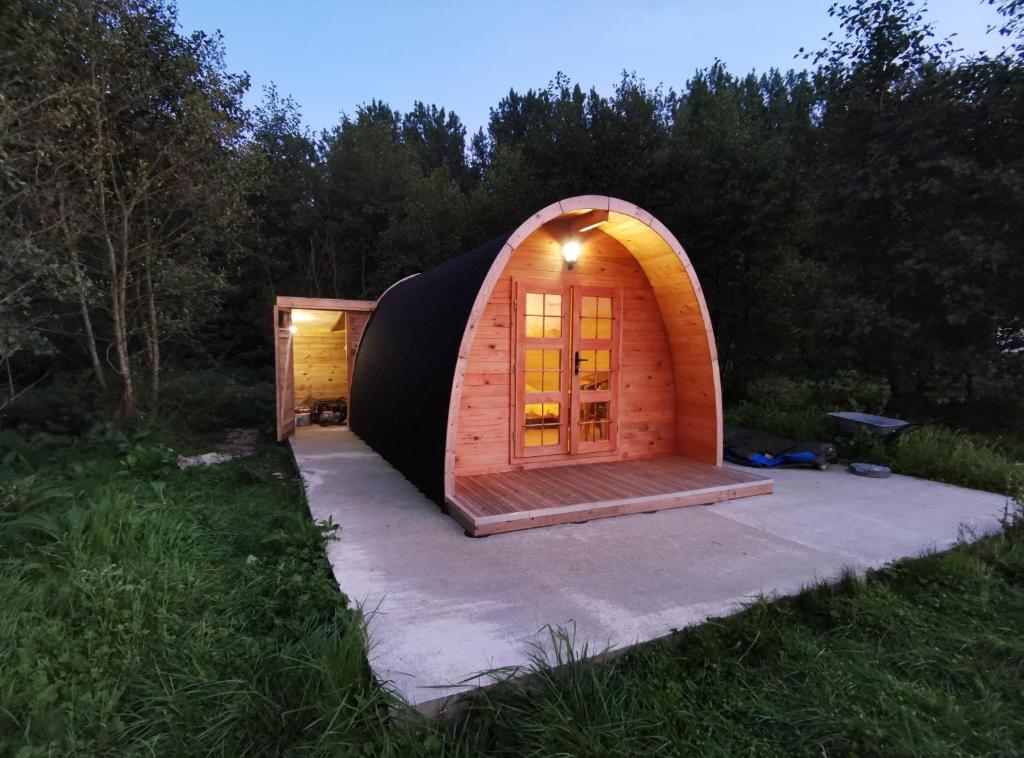 Tente de luxe Charmant POD en bois près d'un plan d'eau 5 Rue du Moulin, 62610 Nielles-lès-Ardres