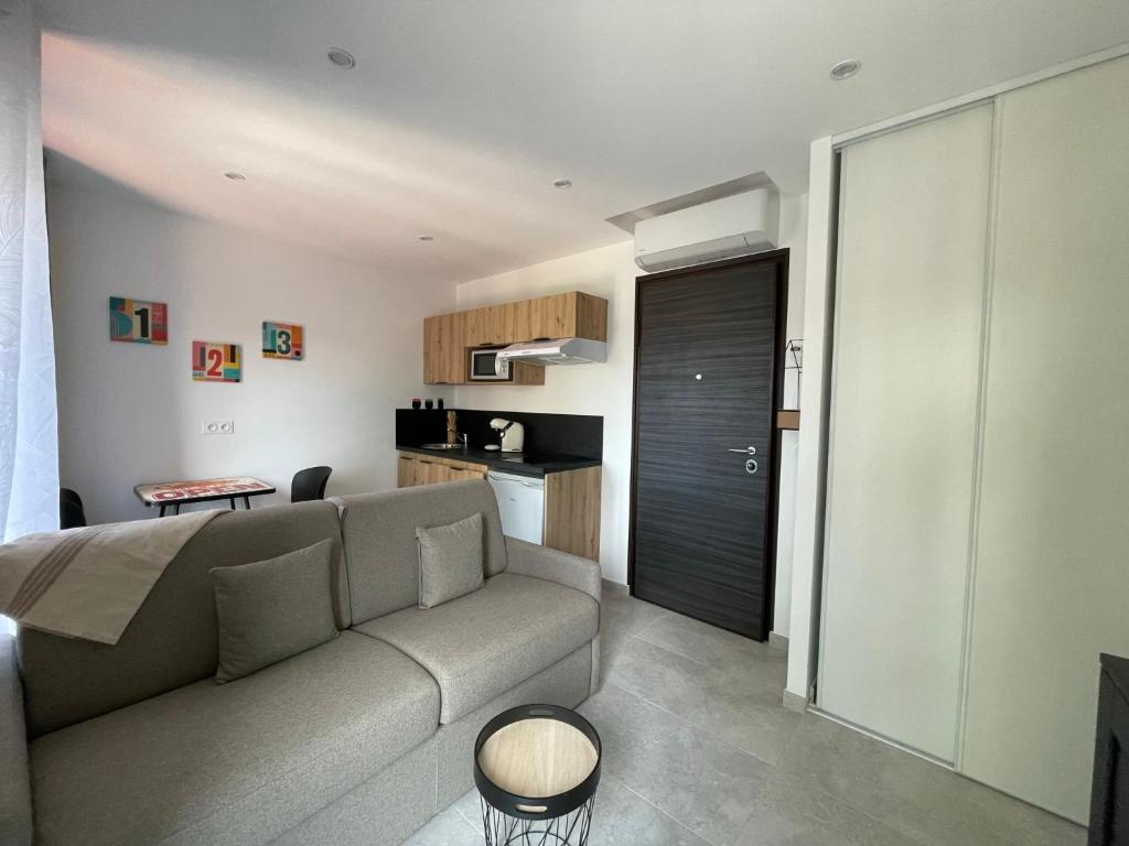 Appartement Charmant studio avec balconnet Centre ville 29 boulevard Louis Négrin, 06150 Cannes