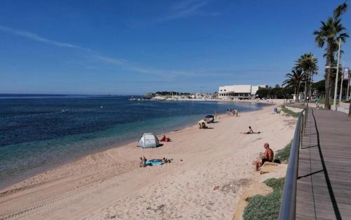 Charmant studio clim pinède 1 min de la mer Sanary-sur-Mer france