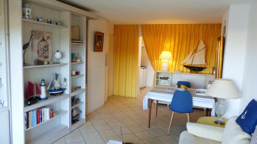 Appartement Charmant studio les pieds dans l’eau à Locmariaquer Appt A3 41 Route de Kerpenhir Locmariaquer