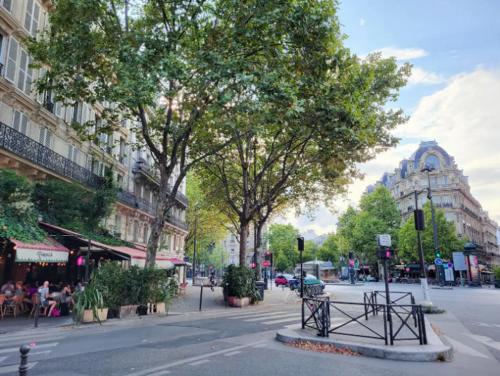 Appartement Charmant studio proche Parc Monceau et Batignolles 3ème étage - porte centrale 30 Rue de Constantinople Paris