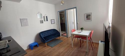 Appartement Charmant T1 Bis proche Gare et Centre Ville 7 Avenue Hélios Lourdes