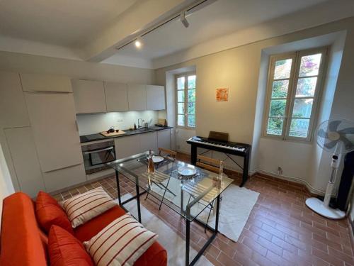 Appartement Charmant T2 - plein coeur de village médiéval 85 rue carnot Bormes-les-Mimosas