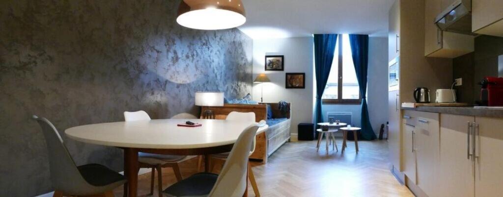 Appartement Charmant T2 refait à neuf Annecy centre et lac 14 Rue Royale, 74000 Annecy