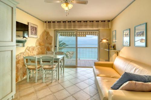 Appartement Charmant T3 Front de Mer et Parking 25 Promenade du Cap-Martin Roquebrune-Cap-Martin