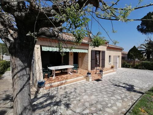 Charmante maison avec terrasse aux portes de l'Ardèche Pont-Saint-Esprit france