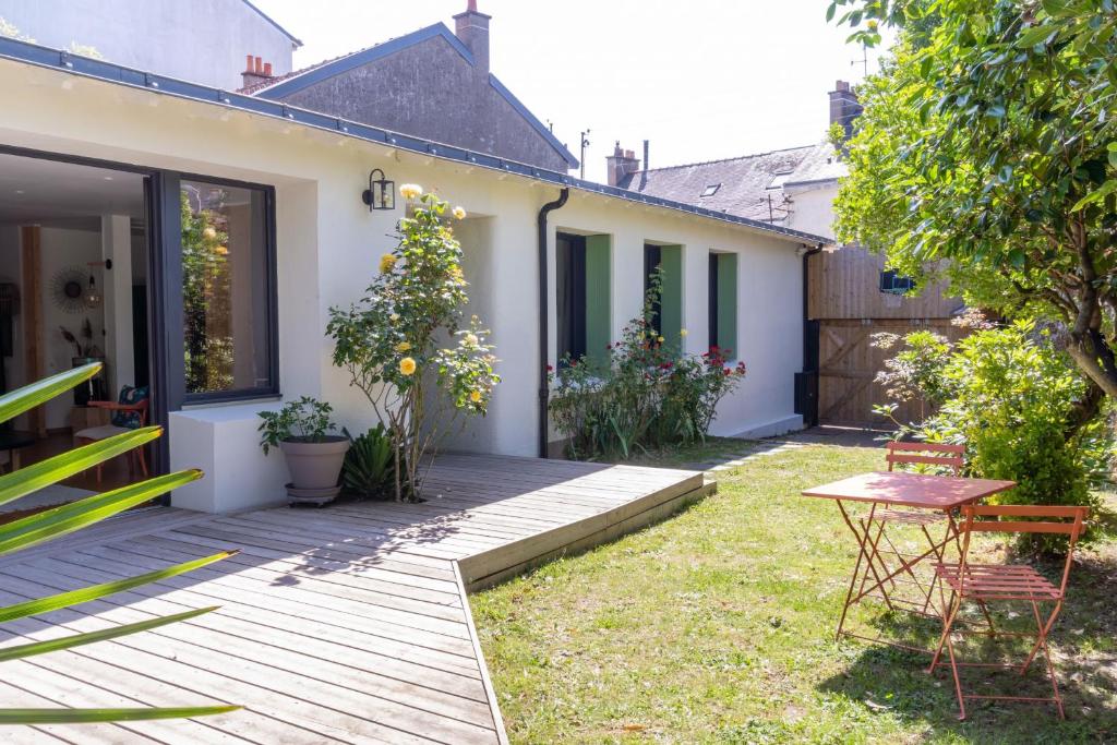 Maison de vacances Charmante maison de plain-pied et son jardin fleuri Gaston TURPIN, 14, 44000 Nantes