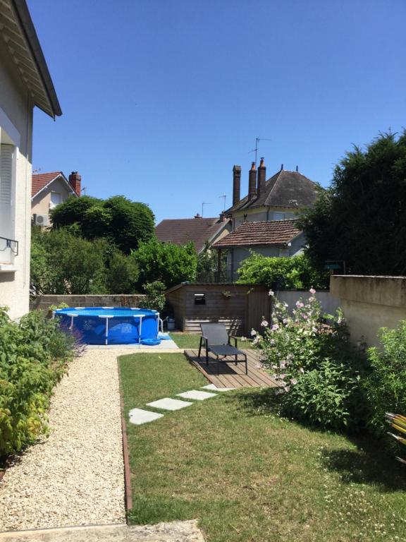 Maison de vacances Charmante maison de ville avec jardin et piscine 41 avenue Hoche, 89000 Auxerre