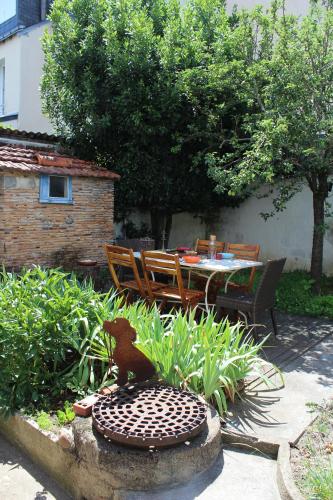 Charmante Maison de Ville avec Jardin quartier Prébendes Tours france