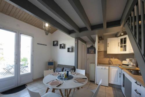 Maison de vacances Charmante maison pour 4 personnes sur l'Ile de Noirmoutier résidence Le Clos des Acacias, 26 Noirmoutier-en-l\'Île