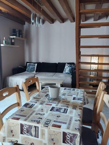 Appartement Charmante petite maison de bourg 5 Rue de la Vieille Montagne Autry-le-Châtel